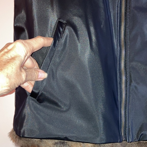 COACO NEW YORK like new rev. br. faux fur w/vert. stripes  and blk $39 - Picture 3 of 11